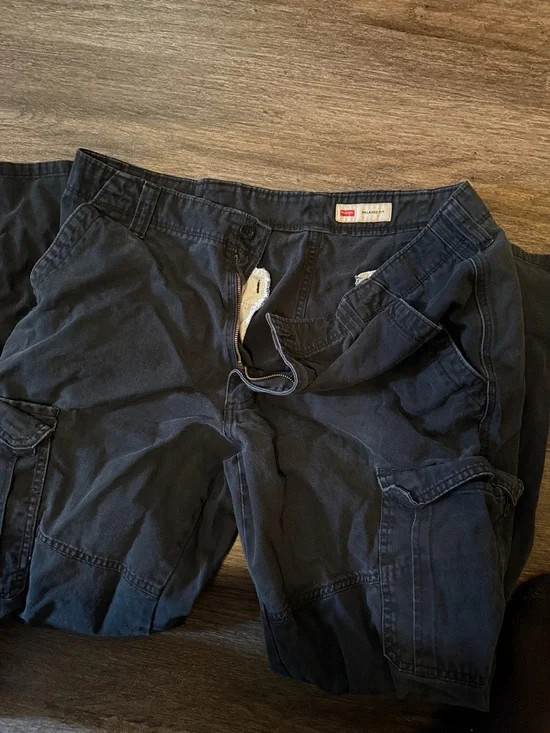 Levi's Navy Blue Cargo Shorts - Picture 1 of 1